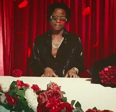 DOWNLOAD MP3 Saluh - My Valentine