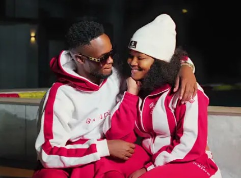 DOWNLOAD MP3 Vickyoung Ensanako - Buna Tata Aanchete Mama